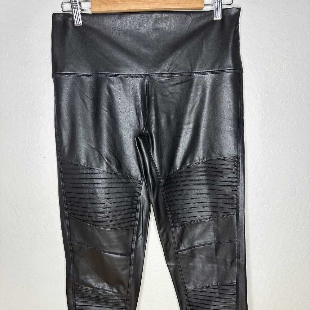 7 For All Mankind Leggings - Black Vegan Faux Leather Riibbed Stretch NWT NEW L